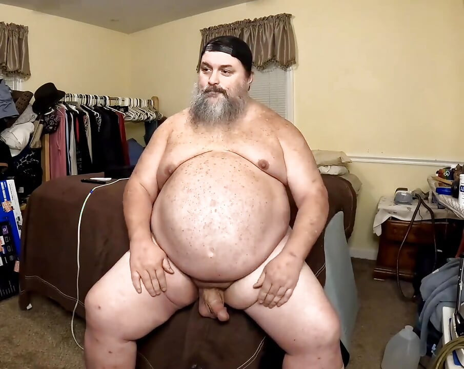 Tiozão Peludo – Vídeos +18 de coroa bigodudo, barrigudo e safado